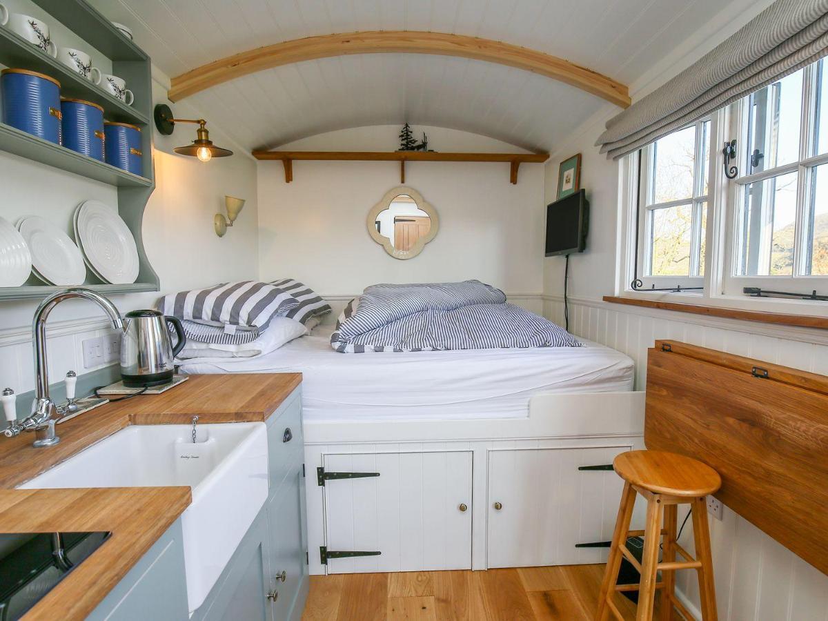 Shepherds Hut Slad Valley Cotswolds Painswick Exterior foto
