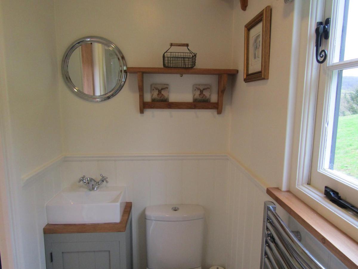 Shepherds Hut Slad Valley Cotswolds Painswick Exterior foto